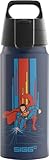 SIGG - Alu Trinkflasche Kinder - WMB ONE Superman Blau - Kohlensäuregeeignet - Auslaufsicher - Federleicht - BPA-frei - Klimaneutral Zertifiziert - Sport & Schule - Blau - 0,6L