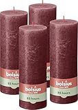 Bolsius Rustik Stumpenkerzen - Bordeauxrot - 4 Stück - 19 x 7 cm - Länge Brenndauer 85 Stunden - Unparfümierte - Natürliches Pflanzenwachs - Ohne Palmöl, Dunkelrot