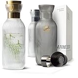 MAMEIDO Wasserkaraffe 1,5l & 1l - Glaskaraffe mit Deckel & Sieb, mundgeblasene Karaffe Glas, Wasserkrug mit edler Optik für besondere Anlässe, Karaffen zum Verschenken (Crystal Gold, 1500ml)