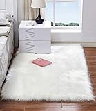 HARESLE Flauschiger Teppich Schlafzimmer, Kunstfell Teppich Wohnzimmer, Hochflor Waschbarer Teppiche, Moderner Weich Fell für Stühle Weiß Carpet（Weiß/60x120cm）