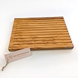 DAS OLIVENHOLZBRETT® Brotschneidebrett aus Olivenholz aus einem Stück mit gefrästen Rillen/Schneidebrett für Brot/einfache Reinigung (40cm x 35cm)