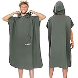 AUTDOOR® Mikrofaser Badeponcho Damen & Herren - nachhaltig aus 100% recycelten PET-Flaschen - Handtuch als Umziehhilfe für Strand und Wassersport - schnelltrocknend & kompakt (Grün, Large)