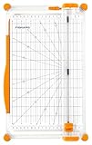 Fiskars SureCut Papierschneidemaschine, A4, Breite Grundfläche, Großer Papierschneider mit Schnittlinienführung, Weiß/Orange, 1077980