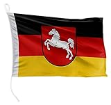 FLAGLY Premium Bootsfahne Niedersachsen 20 x 30 cm - 115g/m² Stoffgewicht - gedruckt, robust mit Strick & Schlaufe, Bootszubehör Motorboot (20 x 30 cm - Niedersachsen)