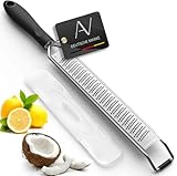 AVANA Zester Reibe aus Edelstahl mit Schutzabdeckung Käsereibe Fein Zitronenreibe Handreibe Parmesanreibe Ingwerreibe Muskatnuss Raspel Küchenreibe