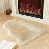 JXLOULAN Faux Schaffell Teppich Beige 60x90 cm, Weicher Flauschiger Longhair Fell Lammfellimitat Teppich für Wohnzimmer Deko Stühle Sofa Schlafzimmer