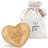 LOViLEE Schön dass es dich gibt - Handschmeichler Holz Glücksbringer Prüfung - Holz Herz inkl. Geschenkbeutel & Grußkartenset - Mutmacher Geschenk, Schutzengel Geschenk, Gute Besserung Geschenke