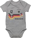 Baby Body Junge Mädchen - 2026 Fussball WM Fanartikel - Trikot mit anpassbarem Namen und Trikotnummer - 1/3 Monate - Grau meliert - deutschland-fanartikel strampler fußball em german bodys