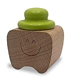 Milchzahndose, Süßes Naturprodukt aus Holz in Zahnform mit lustigem Hut (Grün)