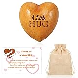 Otuuz A Little Hug Geschenk Set Holzherz Deko Herz Handschmeichler Isolation Geschenk Sending You a Hug Karte Beutel mit Kordelzug für Freunde Familie Liebhaber Paare