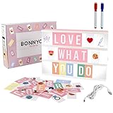 Light Box Rosa A4 mit 400 Buchstaben, Emojis, 2 Stifte, USB - BONNYCO | Ä Ö Ü ß | Pink Led Lightbox Buchstaben Geschenk für Frauen, Mädchen | Led Leuchtkasten Kinder Schlafzimmer Wohnzimmer Deko