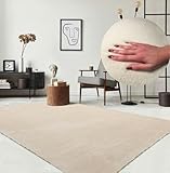 the carpet Relax Moderner Flauschiger Kurzflor Teppich, Anti-Rutsch Unterseite, Waschbar bis 30 Grad, Super Soft, Felloptik, Beige, 60 x 110 cm