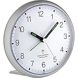 TFA Dostmann Analoger Funk-Wecker, 60.1506, leises Sweep Uhrwerk, lauter Alarm, gut ablesbare Ziffern, mit Funkuhr, Schlafzimmeruhr, Büro/Homeoffice, mit Schlummerfunktion, beleuchtet, hoch, silber