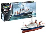 Revell Modellbausatz Forschungsschiff Meteor - Detailgetreue Nachbildung mit zweigeteiltem Rumpf - Inklusive Kran- und Hebesysteme - Maßstab 1:200