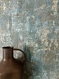 NEWROOM Tapete Blau Vliestapete Putz - Betonoptik Modern Braun Gold Beton Metallic Betonwand Industrial Putzoptik Glanztapete inkl. Tapezier-Ratgeber