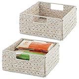 mDesign Aufbewahrungskorb – Faltbare Flechtbox aus Wasserhyazinthe mit handlichen Griffen – Regalkorb zur idealen Aufbewahrung von Kleidung, Spielzeug oder Zeitschriften – 2er-Set – weiß