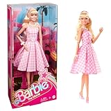 Barbie Puppe, The Movie doll, in rosa weissem Kleid und Gänseblümchen Halskette, Margot Robbie, Sammlerstück, Spielzeug ab 3 Jahre, HPJ96
