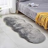 REESTBOO Faux Lammfell Schaffell Teppich Kunstfell Dekofell in Super weich Lammfellimitat Teppich Longhair Fell Optik Nachahmung Wolle Bettvorleger Sofa Matte für Schlafzimmer Kinderzimmer
