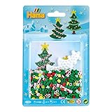 Hama Perlen 4108 Kleines Set Weihnachtsbaum mit ca. 450 bunten Midi Bügelperlen mit Durchmesser 5 mm, Stiftplatte und Motivvorlage, inkl. Bügelpapier, kreativer Bastelspaß für Groß und Klein