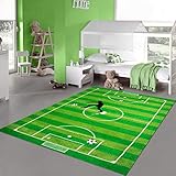 Traum Kinderteppich Spielteppich Kinderzimmerteppich Fußballteppich in Grün, Größe 140x200 cm