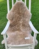 Premium Lammfell Schaffell von LANABEST hell-beige. Echtes Fell mit ganz zarter Wolle. Kuschelfell, geruchsarm, schadstoffarm und chromfrei. Geschenkqualität. Länge ca. 95cm (beige)