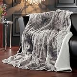 Delindo Lifestyle® Webpelzdecke Kingston GRAU, kuschelige Kunstfell Wohndecke, flauschig weiche Kuscheldecke XXL mit Lammfelloptik, 220x240 cm